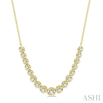 1 Ctw Round Cut Diamond Illusion Necklace in 10K Yellow Gold